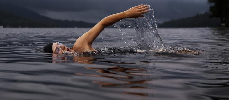 Outdoor Swimming Society e la celebrazione del nuoto in mare aperto - In a Bottle Outdoor Swimming Society e la celebrazione del nuoto in mare aperto - In a Bottle