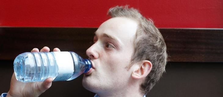 Perché una corretta idratazione aiuta a lavorare meglio Perché una corretta idratazione aiuta a lavorare meglio