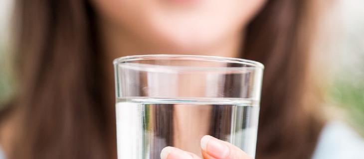 Perché una corretta idratazione è alleata del nostro sorriso 