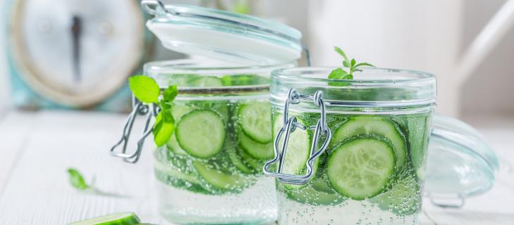 Scopri tutti i benefici dell'acqua al cetriolo