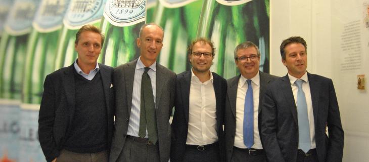 Un riconoscimento a una realtà industriale presente sul territorio che ha saputo esportare il valore del Made in Italy nel mondo. Un riconoscimento a una realtà industriale presente sul territorio che ha saputo esportare il valore del Made in Italy nel mondo.