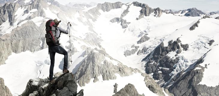 Una corretta idratazione aiuta a prevenire il mal di montagna_alt tag