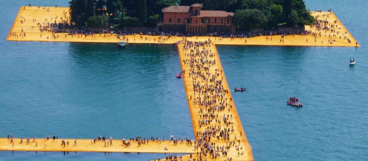 Walking on Water: il lungometraggio dedicato all’opera di Christo – In a Bottle Walking on Water: il lungometraggio dedicato all’opera di Christo – In a Bottle