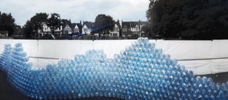 Waving Wall: l'installazione che racconta l'acqua invisibile 