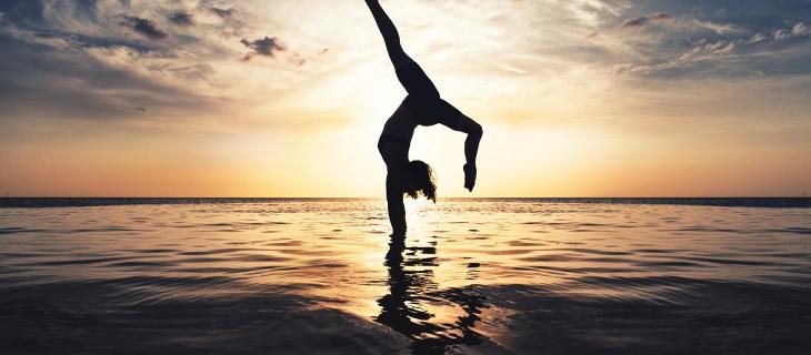 Idratazione e metodo Bikram Yoga per battere lo stress 